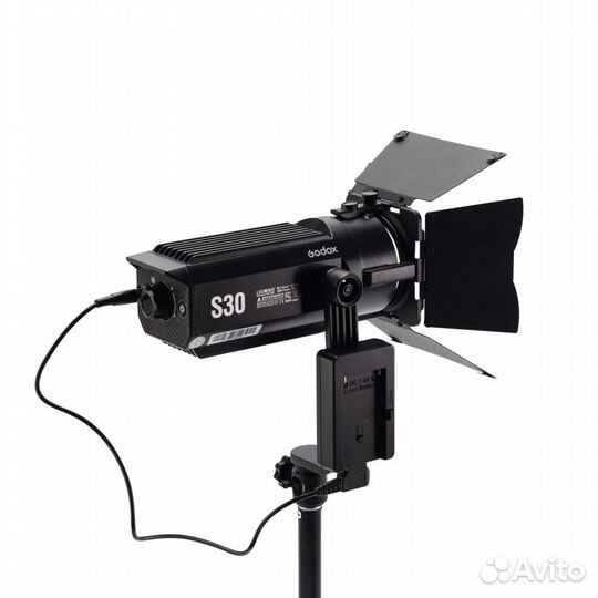 Осветитель светодиодный студийный Godox S-30