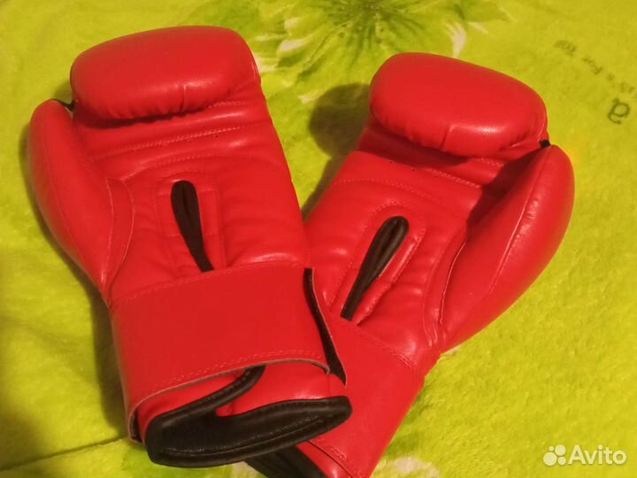 Боксерские перчатки 12 oz everlast