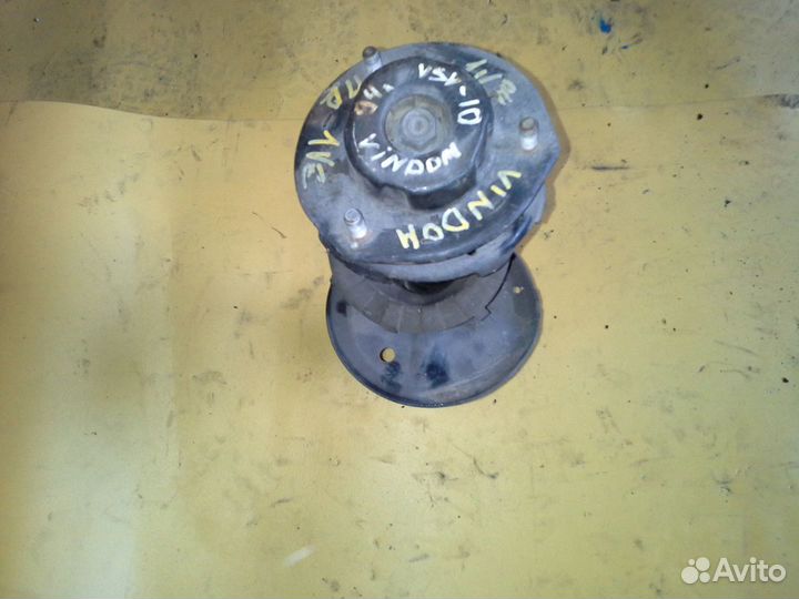 Стойка передняя правая на toyota windom VZV10