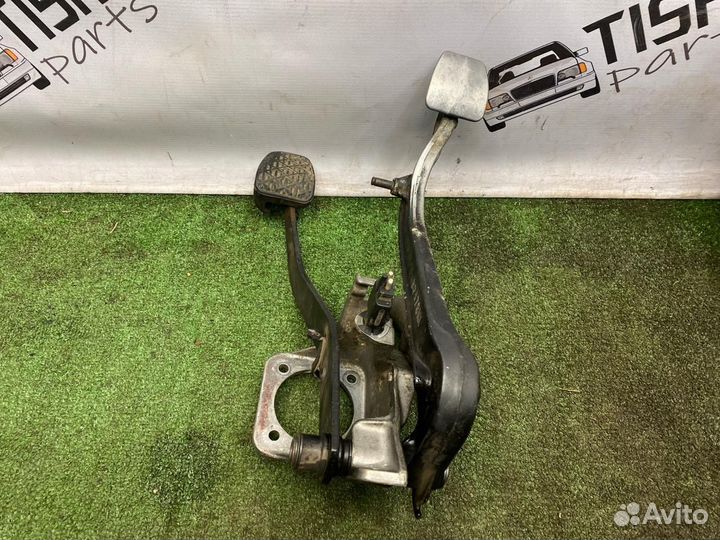 Блок педалей Mercedes-Benz