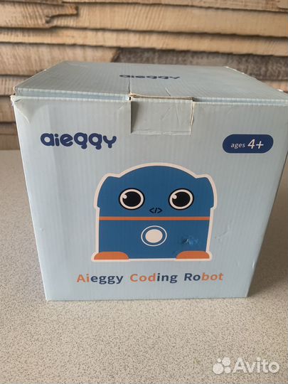 Интерактивный робот Aieggy