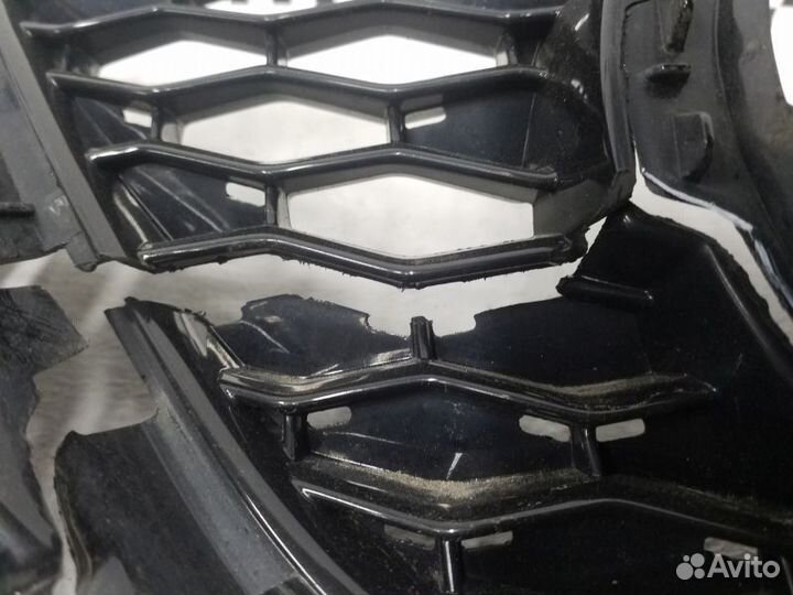 Решетка радиатора Nissan Qashqai 2