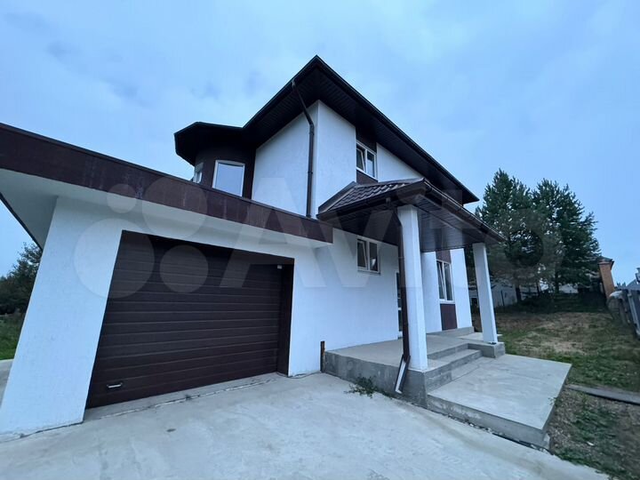 Дом 245 м² на участке 8 сот.