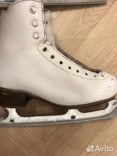 Фигурные коньки risport