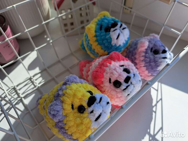 Котики плюшевые