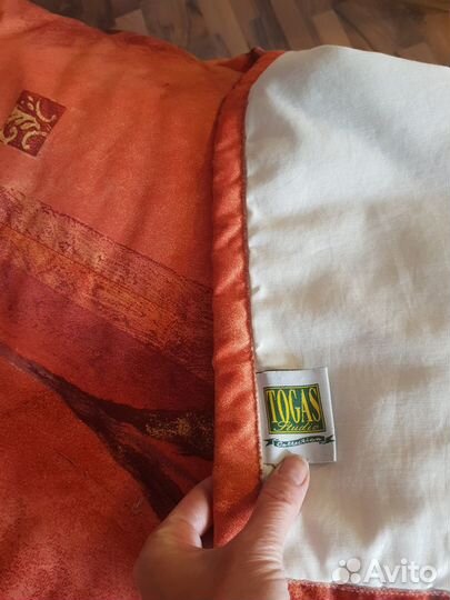 Покрывало с подушками