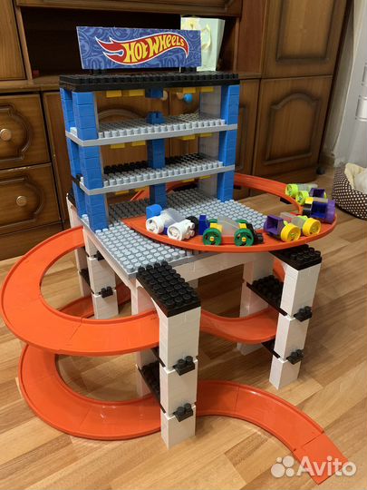 Hot wheels парковка