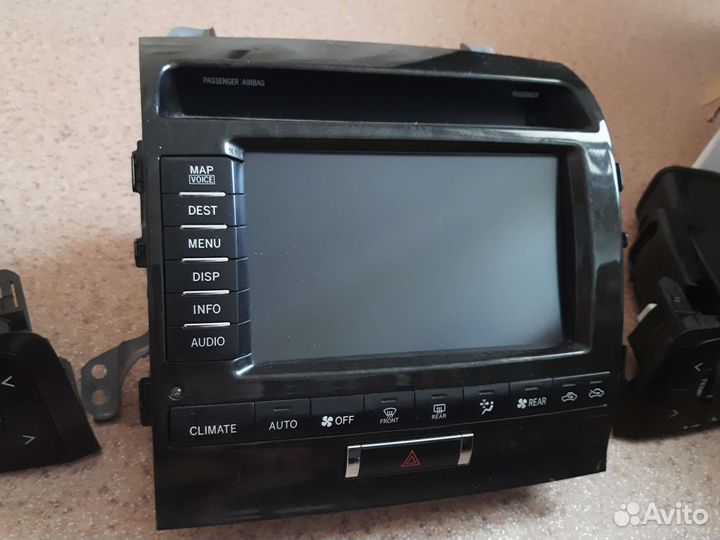 Мультимедиа toyota land cruiser 200