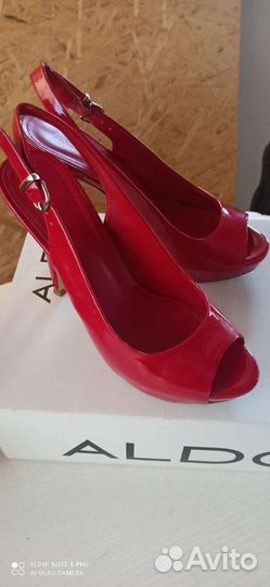 Босоножки женские 39 размер