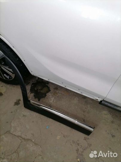 Продам молдинг правой задней двери KIA sorento Pra