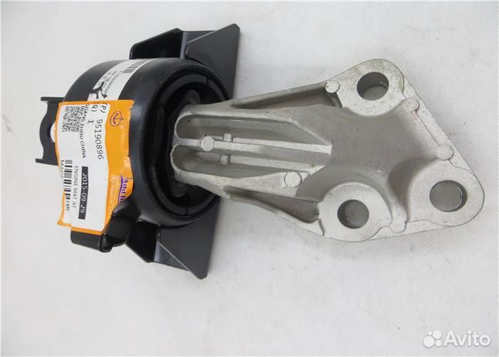 Подушка двигателя автомат 1.6 chevrolet aveo T300