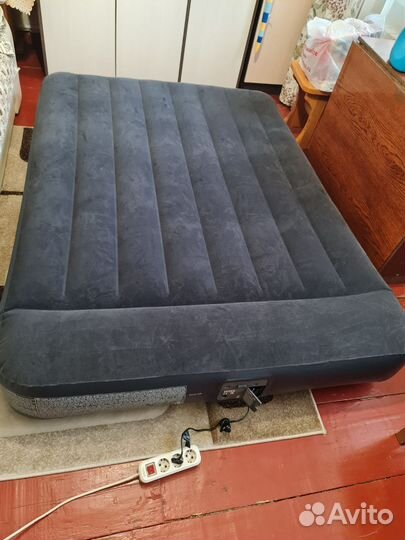 Надувной матрас intex