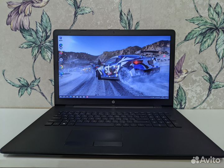 Отличный ноутбук HP 17-ak011ur