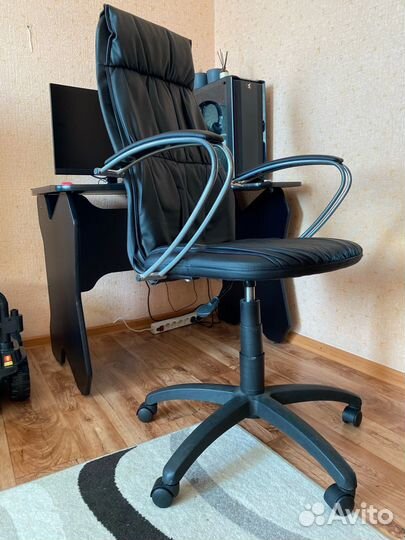 Компьютерное кресло