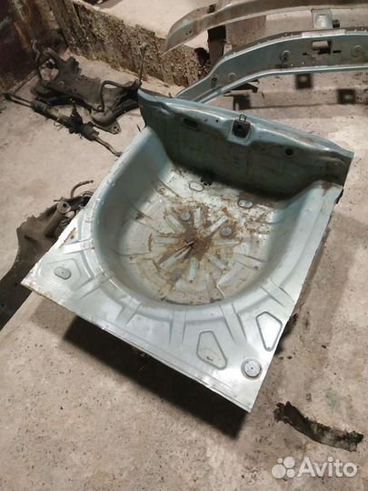 Ниша багажника тазик Renault Logan / Рено логанren