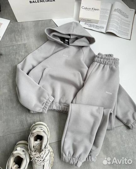 Спортивный костюм женский