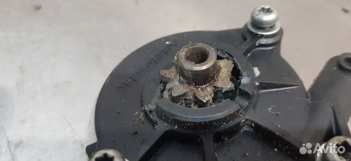 Мотор стеклоподъемника передний левый Toyota