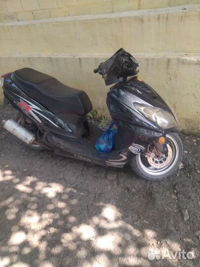 Продаётся скутер. 30000торг