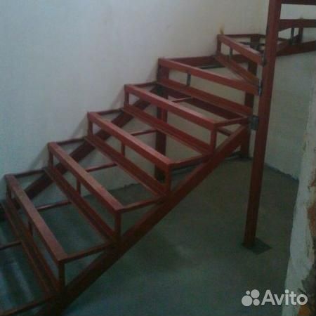 Лестница из металла / металлическая