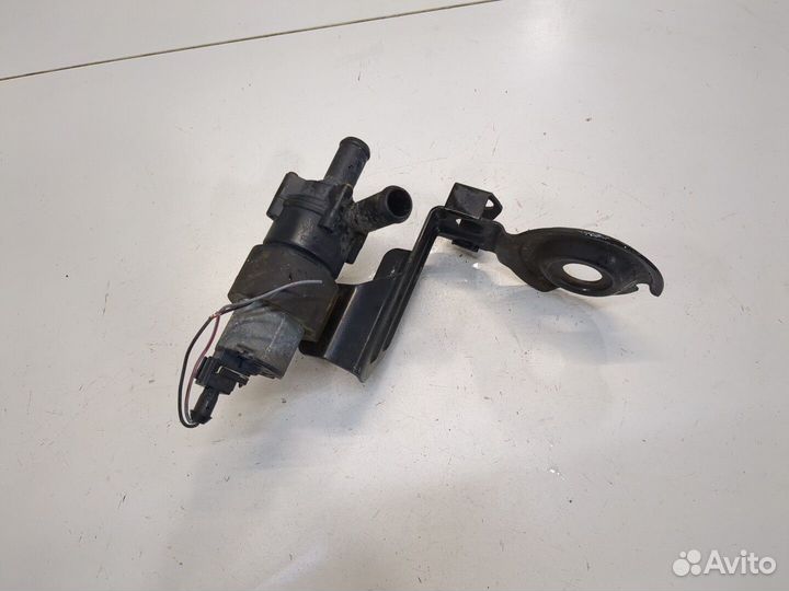 Насос водяной Volvo XC90, 2007