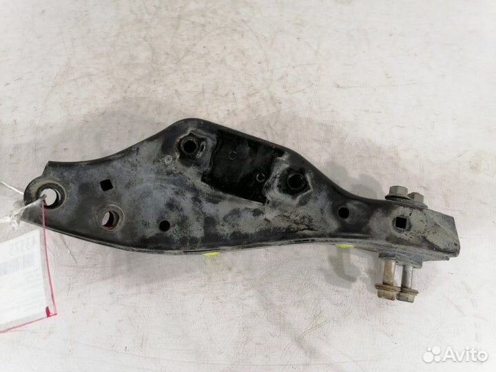 Крепление балки подвески переднее левое Lexus