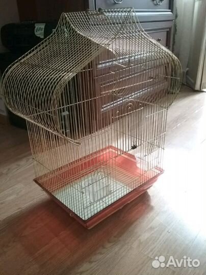 Клетка для птиц со всеми прибамбасами