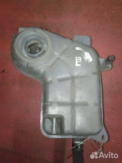 8E0121403D Бачок расширительный системы охлаждения