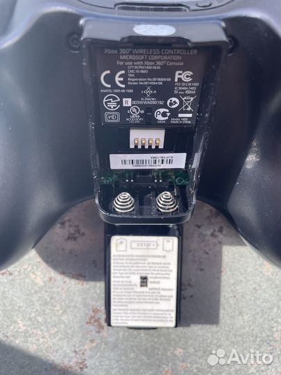 Xbox 360 E + kinect + 2 джойстика(геймпада) + Игры