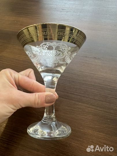 Бокалы для мартини и коктейлей