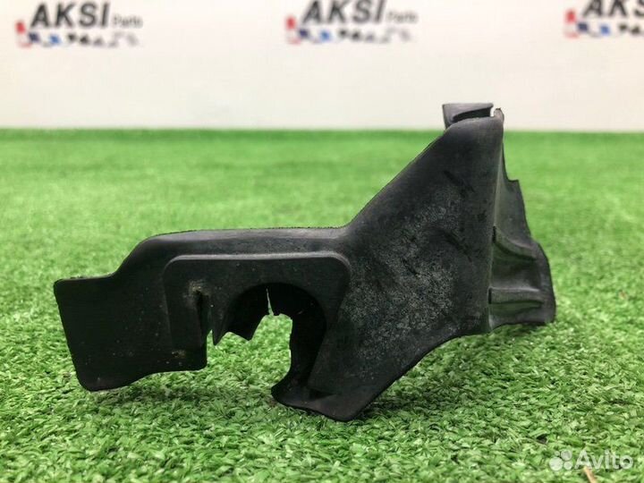 Крепление уплотнителя Bmw 320D E93 N47D20C 2011