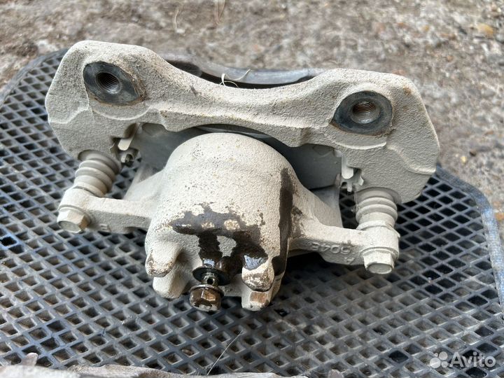 Суппорт задний передний Лансер 9