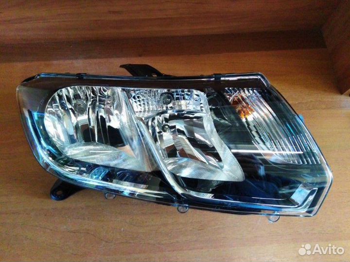 Фара правая Renault Logan 2014 - Н.в