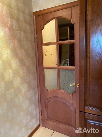 Замена стекла в межкомнатных дверях. Ремонт двери