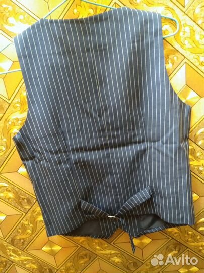 Костюм шёлковый (жилет и брюки )на школьника