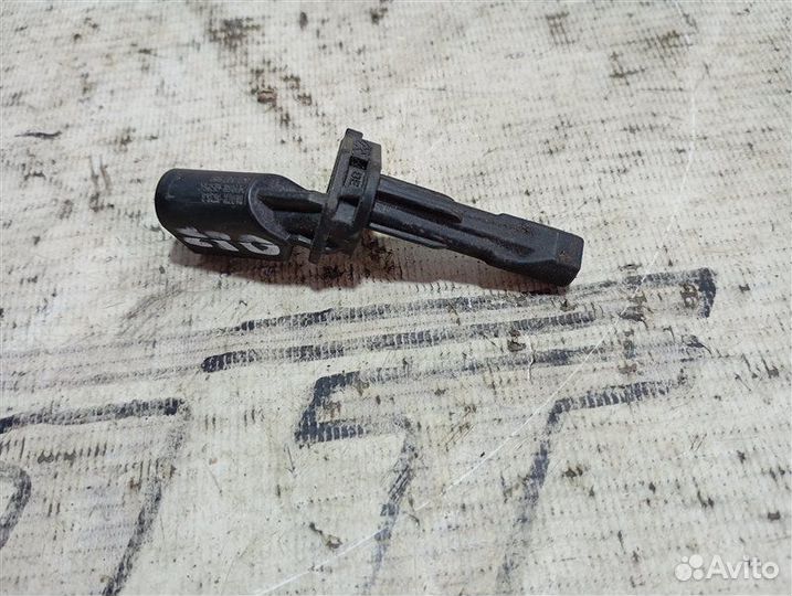 Датчик ABS задний правый Volkswagen Passat B6 1.8