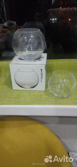 Чайник, вазы круглые