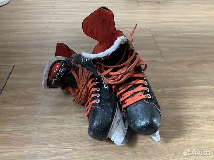 Коньки хоккейные