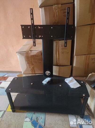 Стеклянная тумба под тв