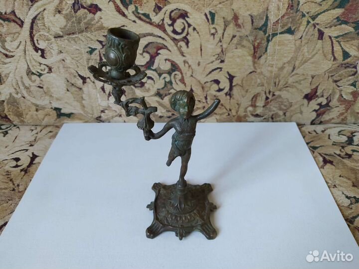 Старинный подсвечник