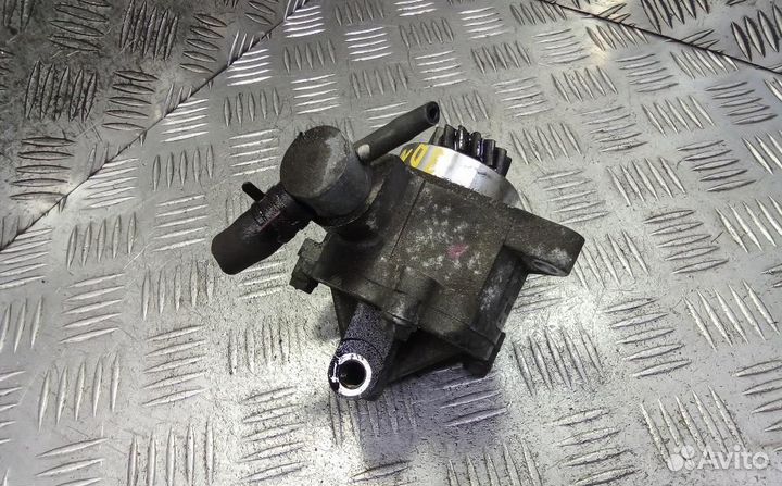 Насос вакуумный Mitsubishi Montero/Pajero