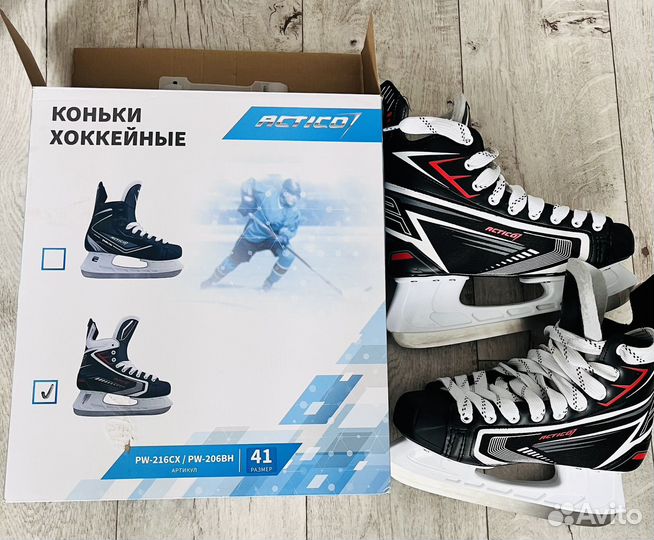 Коньки хоккейные