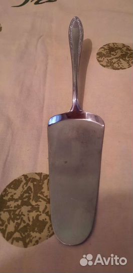 Ложка, лопатка для торта, стопка, бокалы