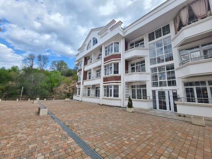 Своб. планировка, 52 м², 3/3 эт.