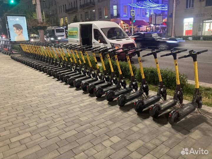 Водитель на авто (цельнометаллический фургон)