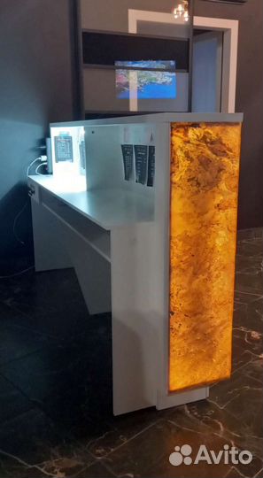 Стойка ресепшн под камень оникс с подсветкой