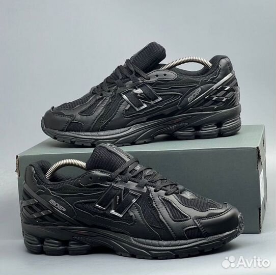 Черные New Balance 1906