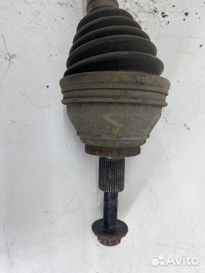 Привод Пердений правый volkswagen jetta 6 caxa