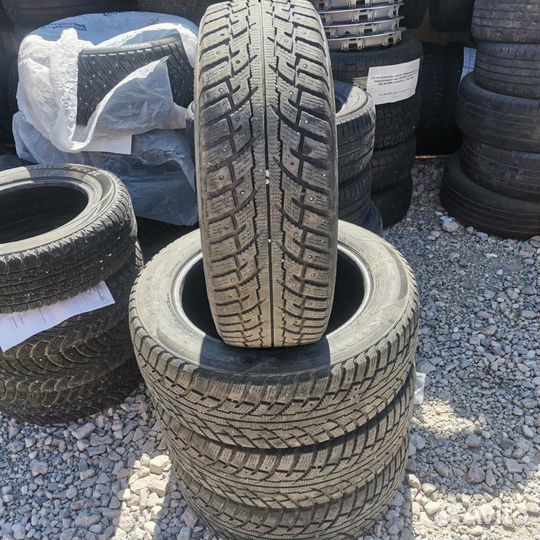 Kumho I'Zen RV Stud KC16 215/60 R17