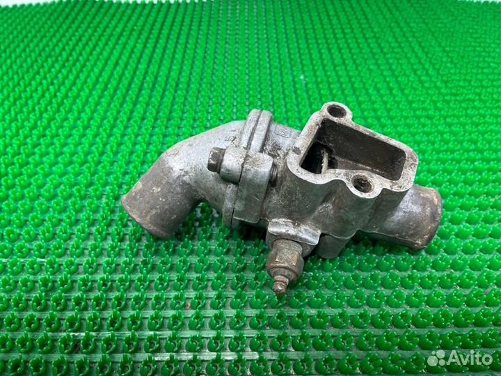 Корпус термостата Газ Волга 31029 змз-402 1995