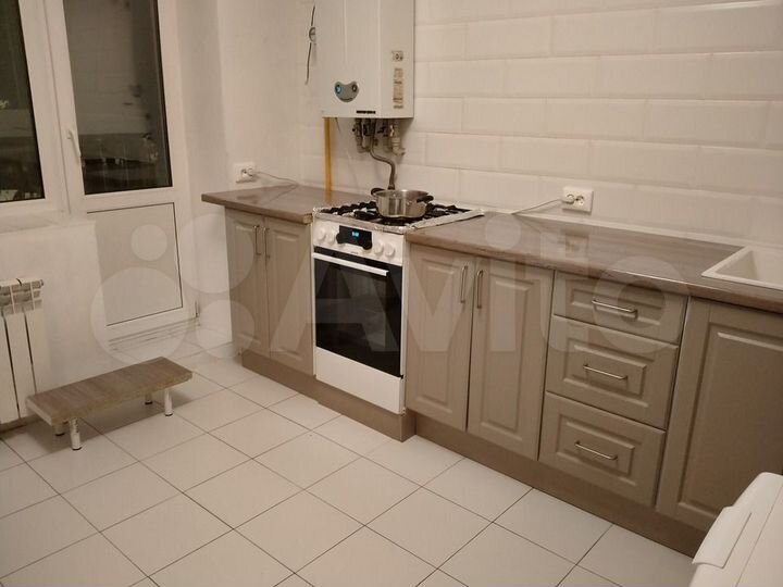 2-к. квартира, 61 м², 1/3 эт.